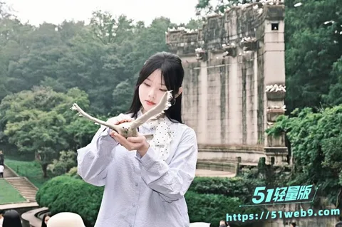山东小情侣自拍流出 文艺女友反差大到没边 车里后入车震露脸 2 山东小情侣自拍流出 文艺女友反差大到没边 车里后入车震露脸 2
